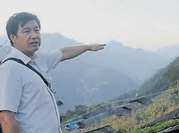 China: Preacher Pu  climbs cliffs for the gospel